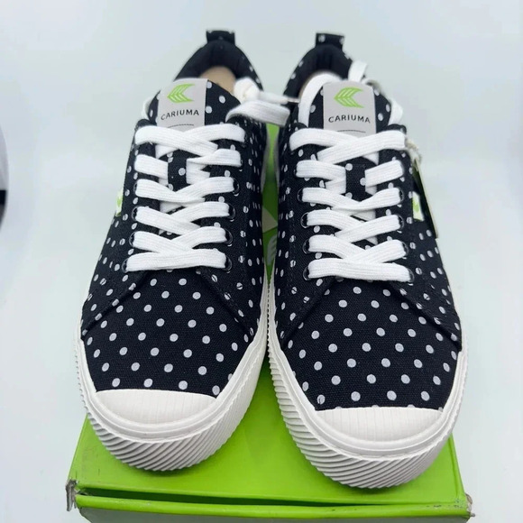 Cariuma Unisex Oca Low Canvas Sneaker Shoes Black White Polka Dots Size 10/11.5 - Picture 2 of 8